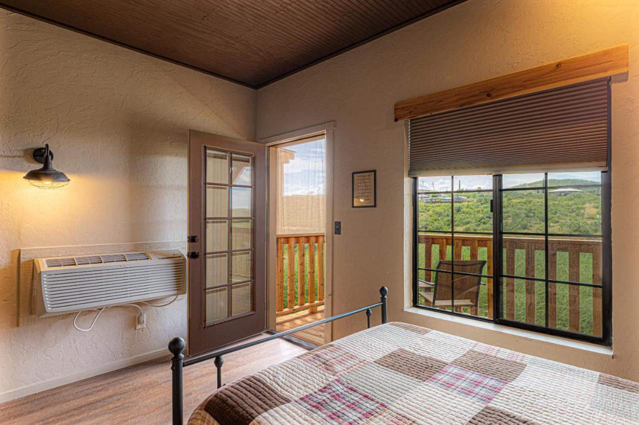 Miners Cabin #4 - King Bed - Private Balcony With Views 图姆斯顿 外观 照片